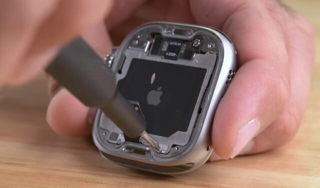  Apple Watch Ultra分解でバッテリーの大型化、耐水性の向上などが明らかに